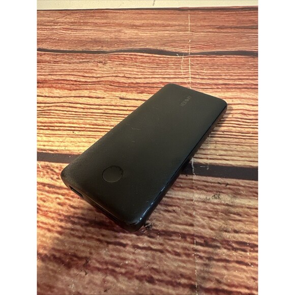 Anker PowerCore Slim 10000mAh Power Bank - Black - Picture 5 of 8